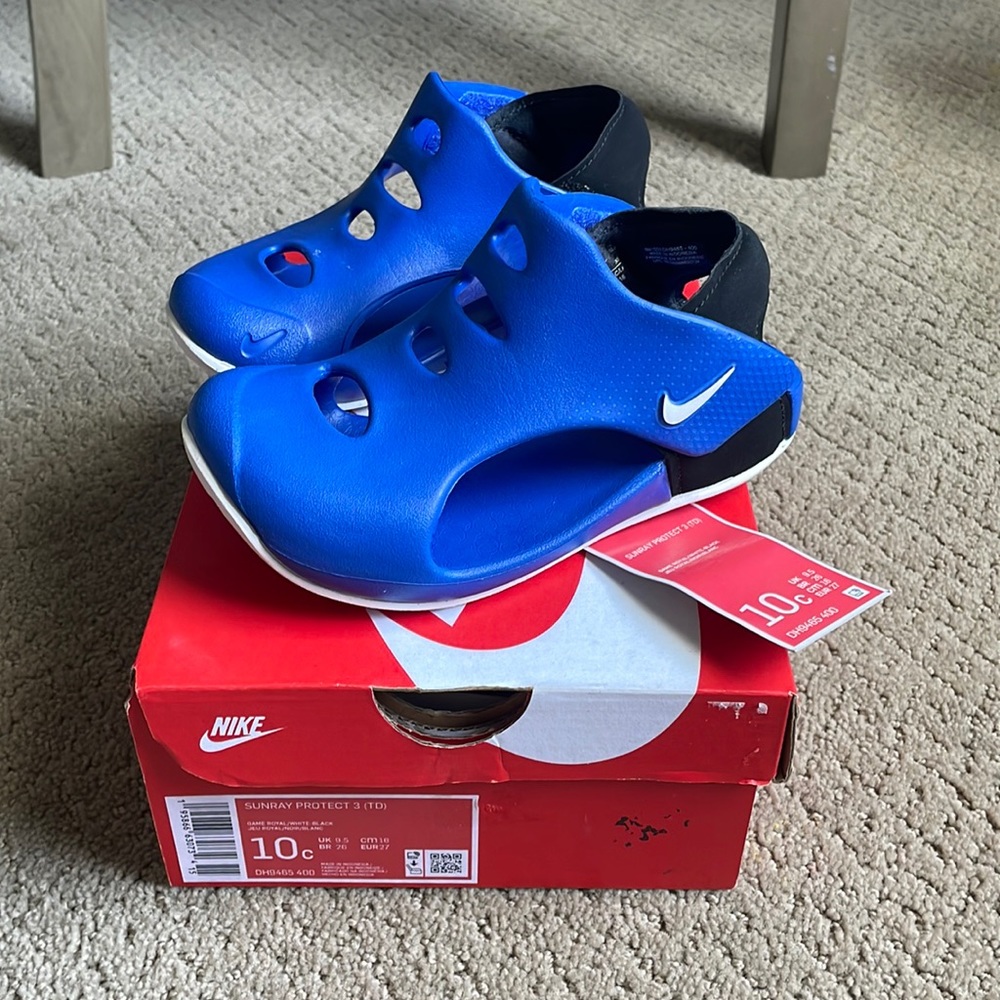 Nike sunray protect 3 blue sandals.